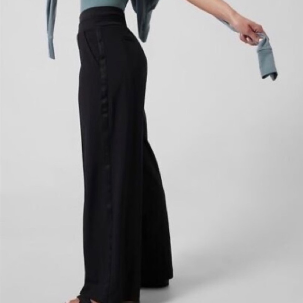 NWT Athleta Nolita wide leg pant size 4 black